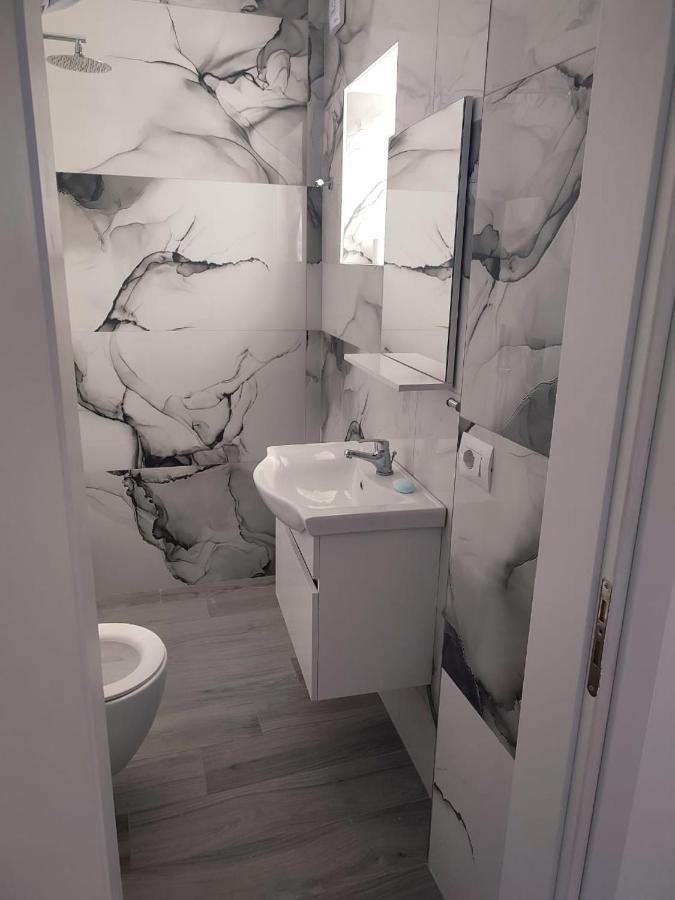 Proda Apartments Sarandë Eksteriør billede